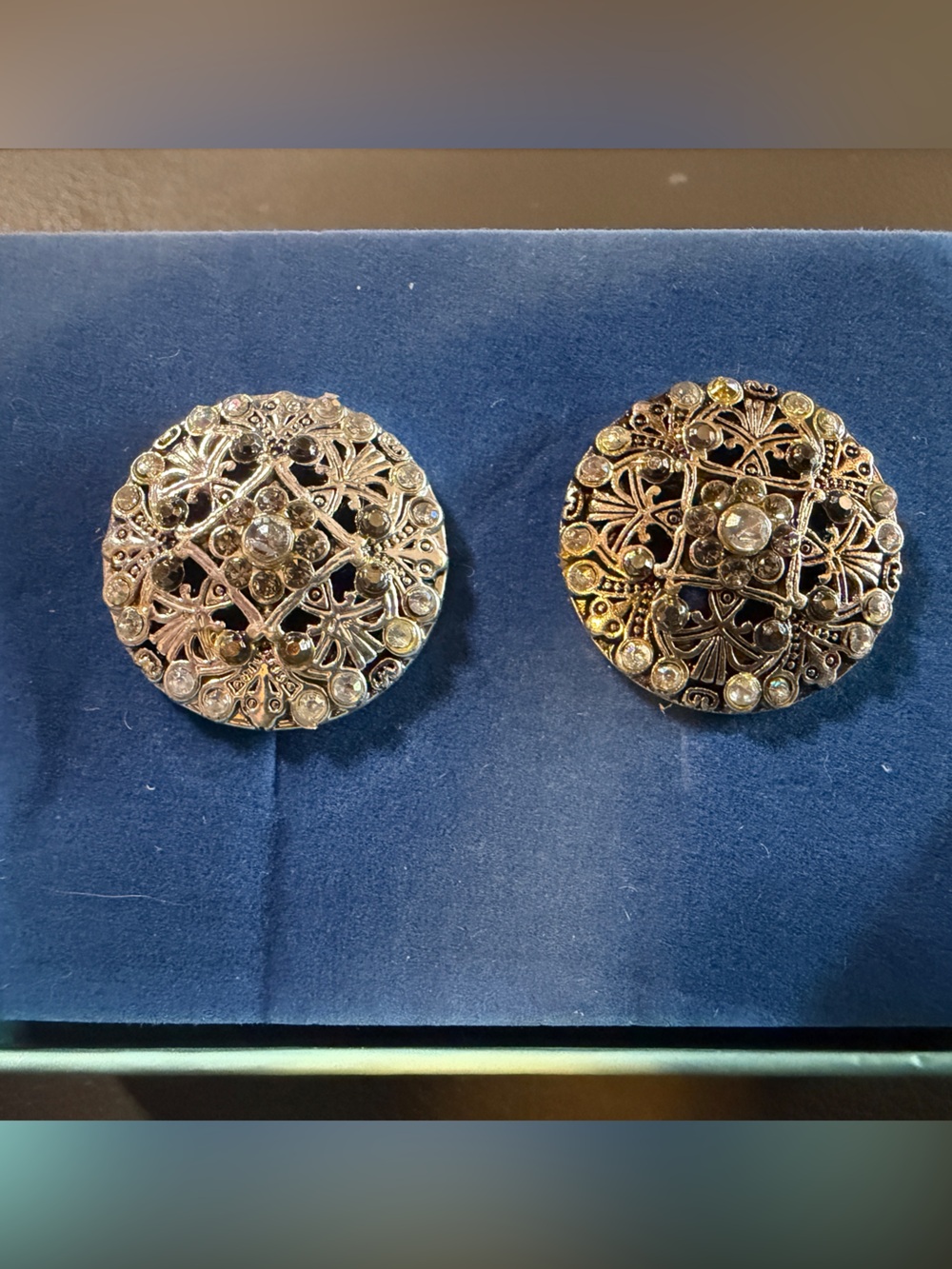 🛍️BOGO50% Vintage Avon Silvertone Filigree Round Pierced Earrings w/ Crystals